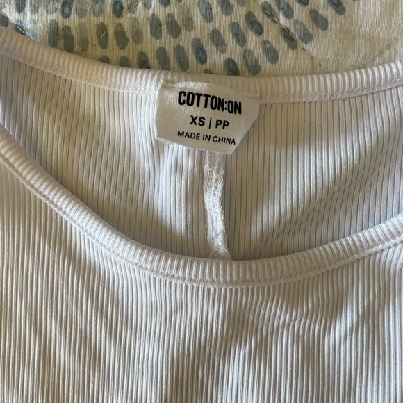 Two Cotton On Crop Tops Open Back - Picture 4 of 6